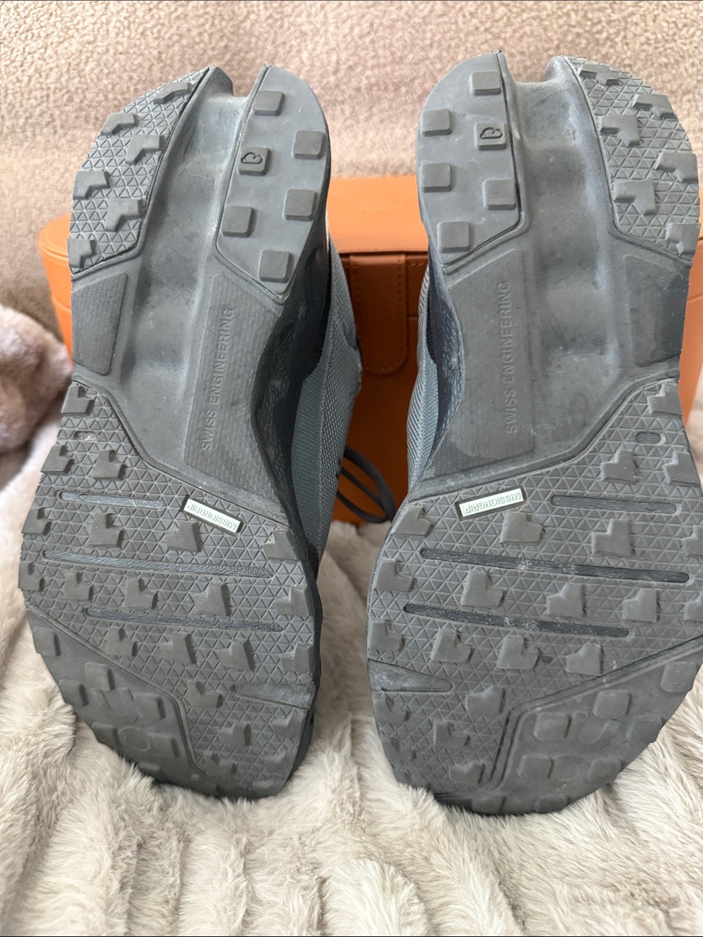 On Cloud Running Surfer Trail Women’s Athletic Shoes in Gray - Picture 4 of 5